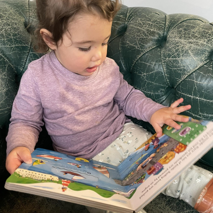 Reading and early literacy skills at Busy Bees Kerikeri Nursery 