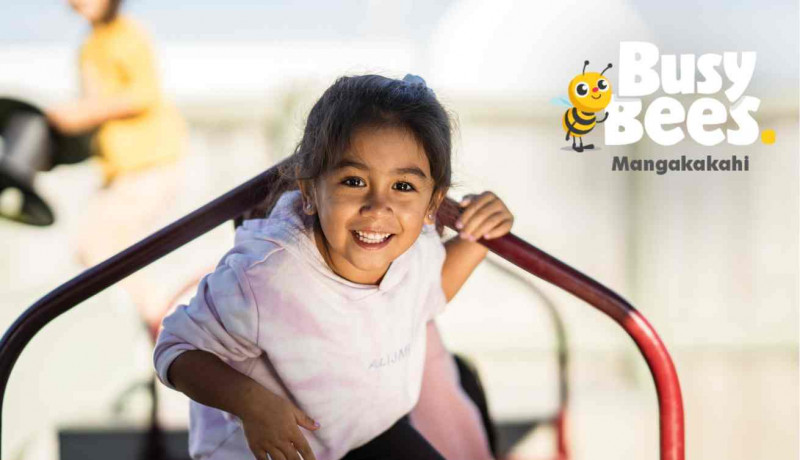 Outdoor play at Busy Bees Mangakakahi