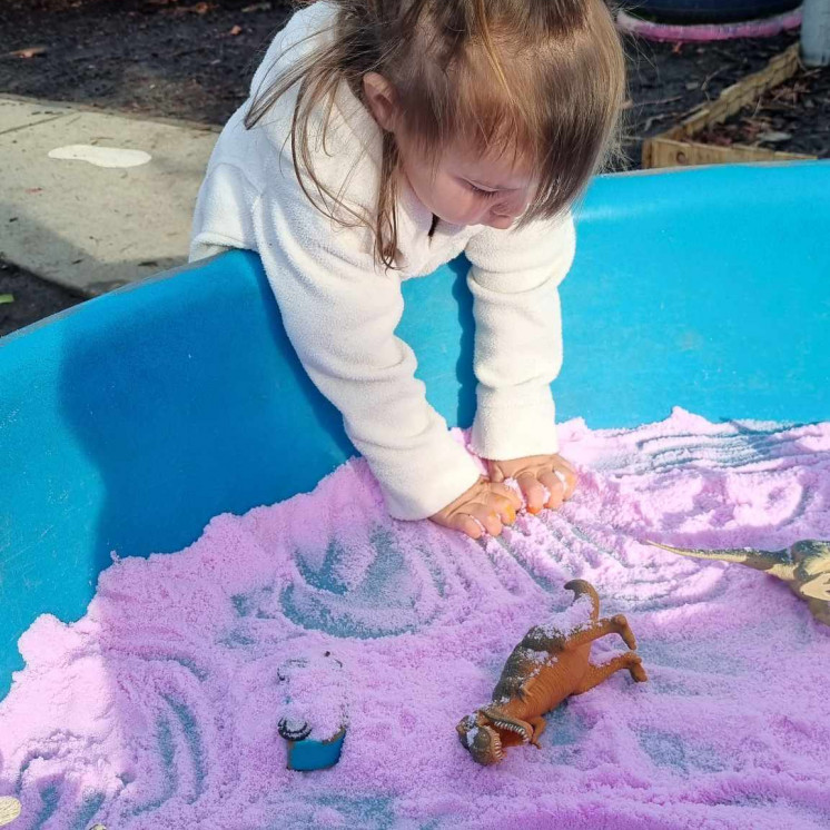 Sensory experiences outside at Busy Bees Masterton