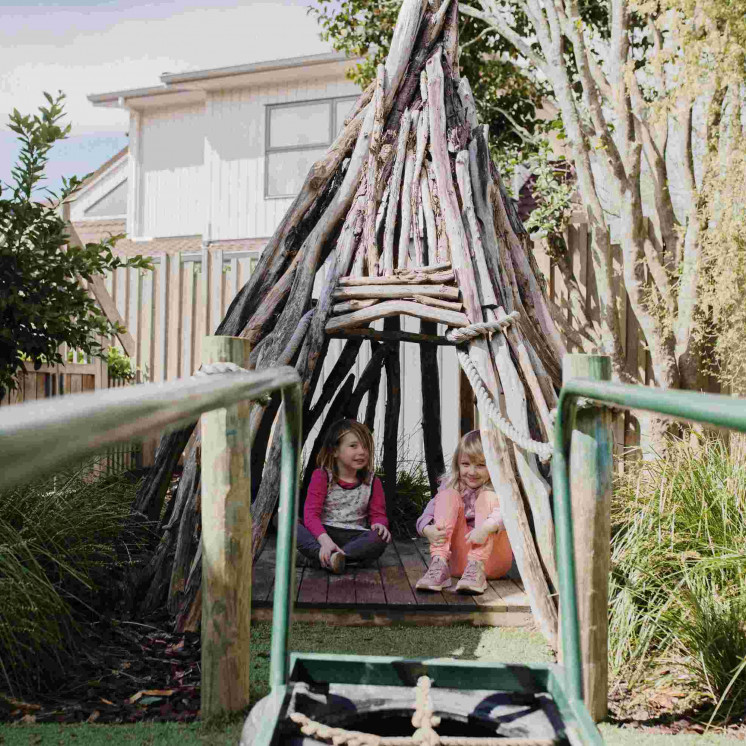 House Of Wonder Chartwell outdoor hut making friends