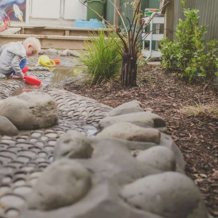 Natural areas and gardens at Silverstream Early Learning by Busy bees